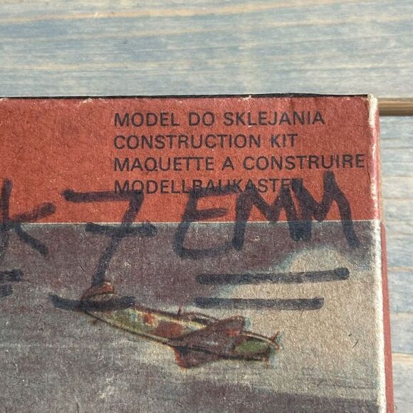 VTG MIKRO RUSSIAN YAKOVLEV YAK-1M FIGHTER AIRPLANE PLASTIC MODEL KIT  1/72 Scale - Picture 5 of 12